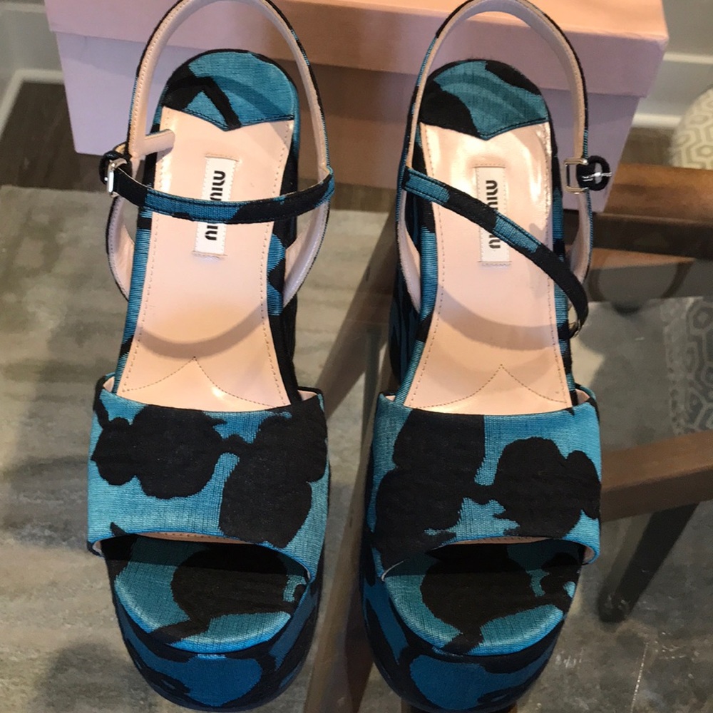 MIU MIU PLATFORM SANDALS